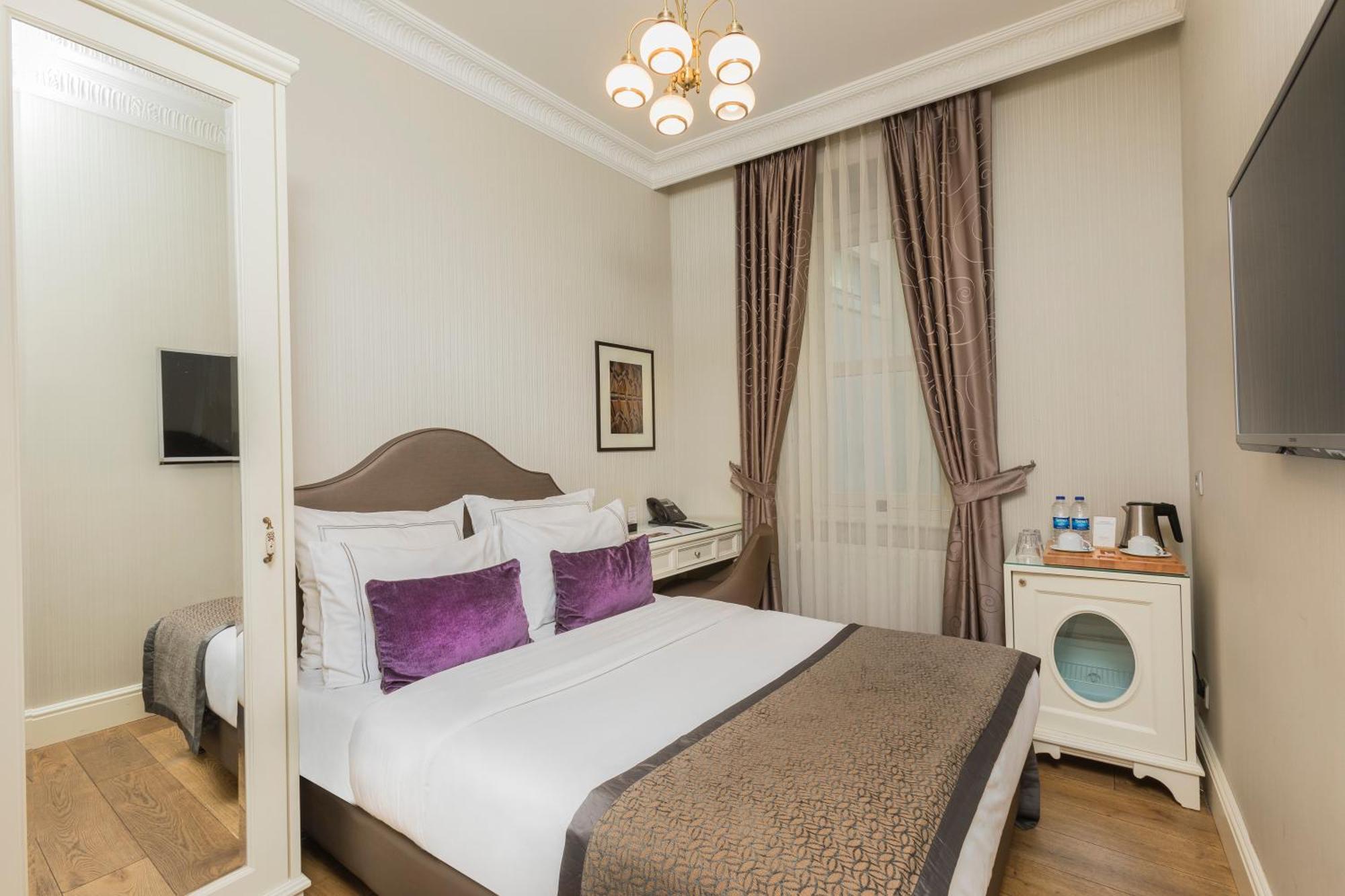 Deluxe King Room,978750112:JPEG