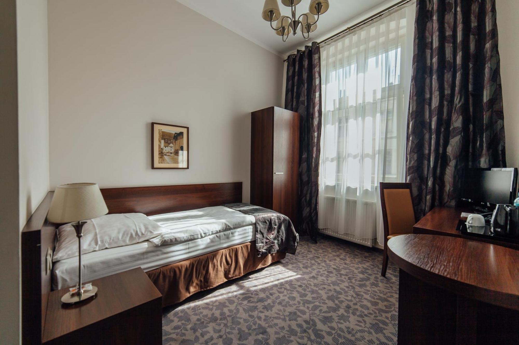 Superior Single Room,1435785088:JPEG