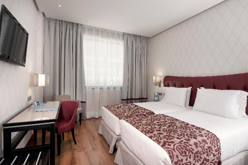 Double or Twin Room,690656364:JPEG