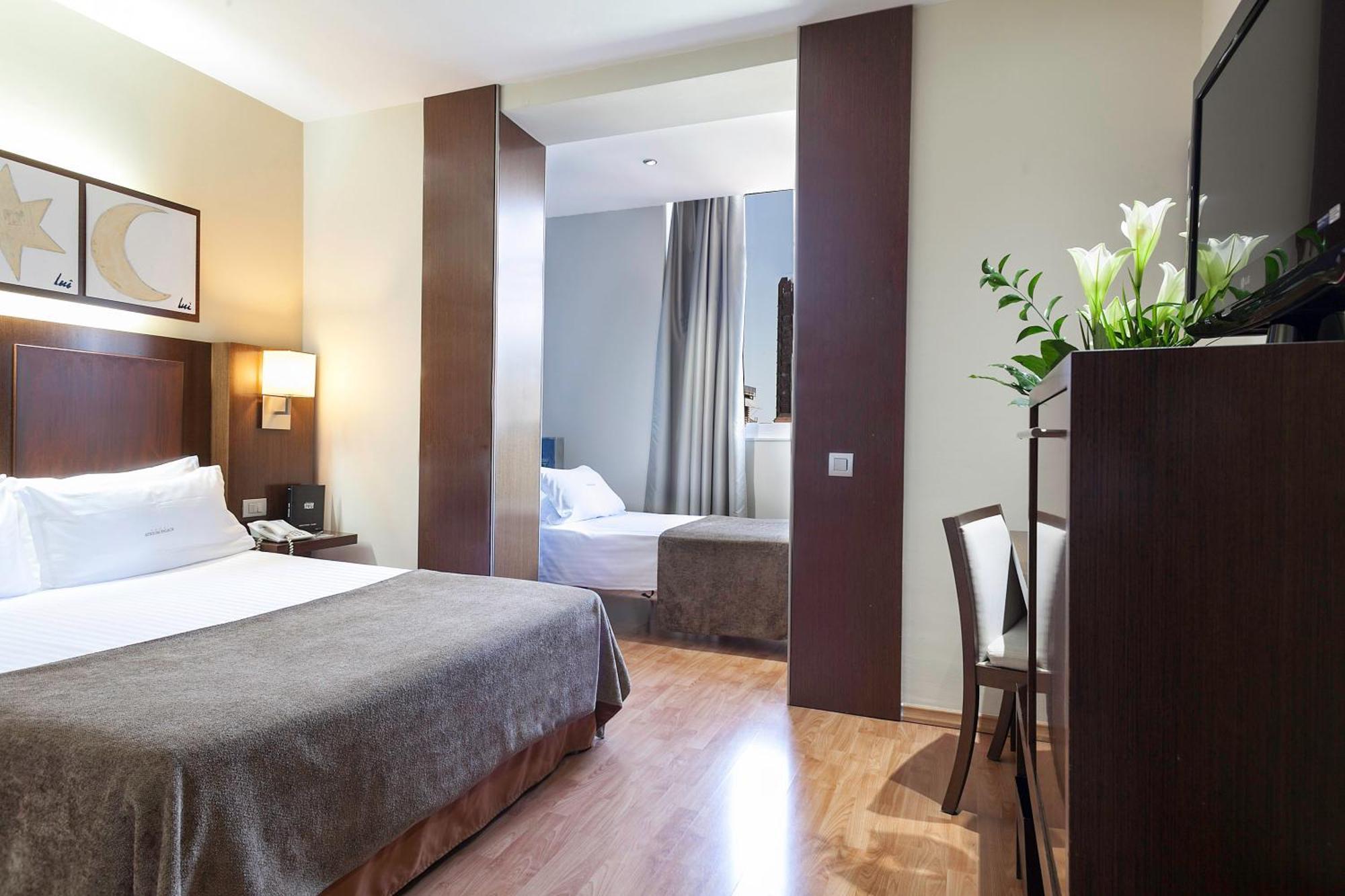 Triple Room,693099159:JPEG