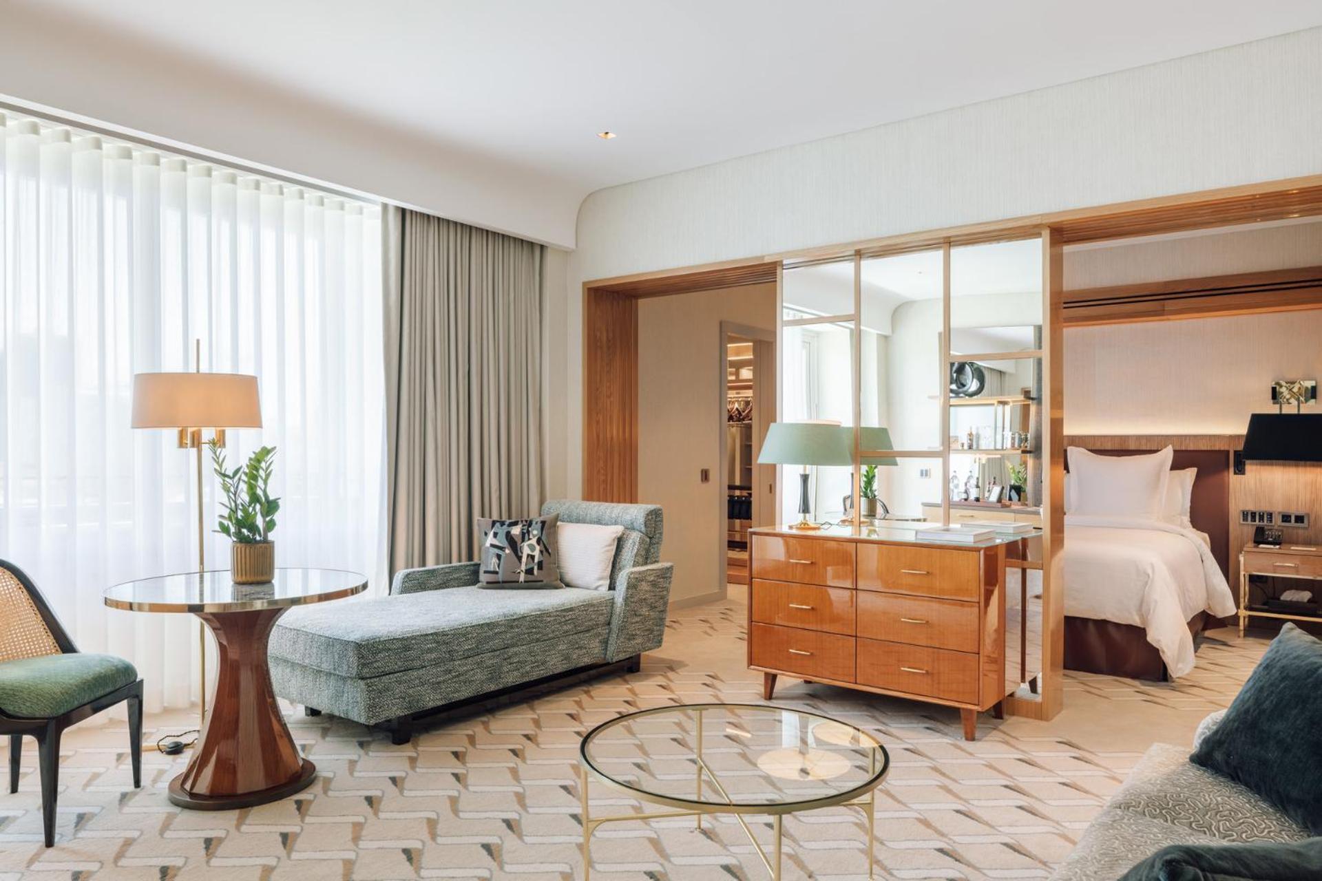 Studio Suite king bed,1437210403:JPEG