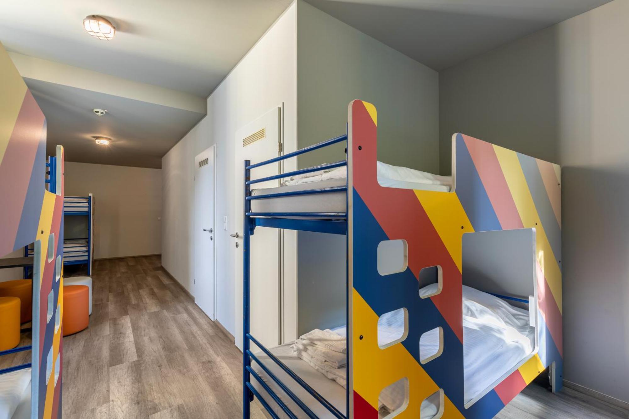 Bed 6-Bed Dormitory Room,1438058797:JPEG