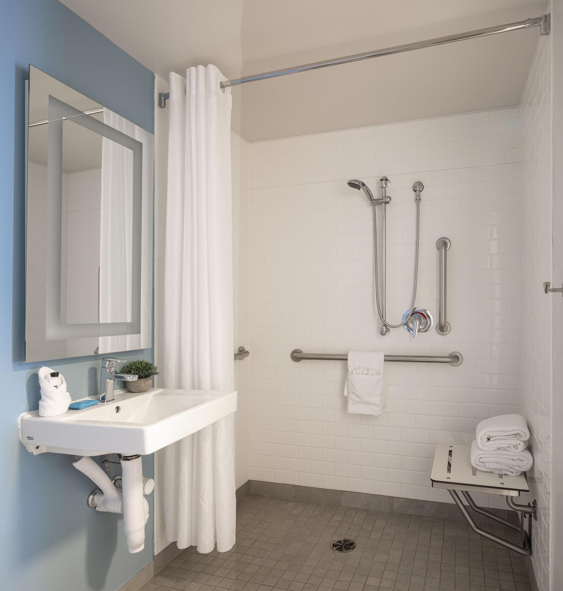 Deluxe Double Two Double Beds Disability Access or Roll Shower,1438164034:JPEG