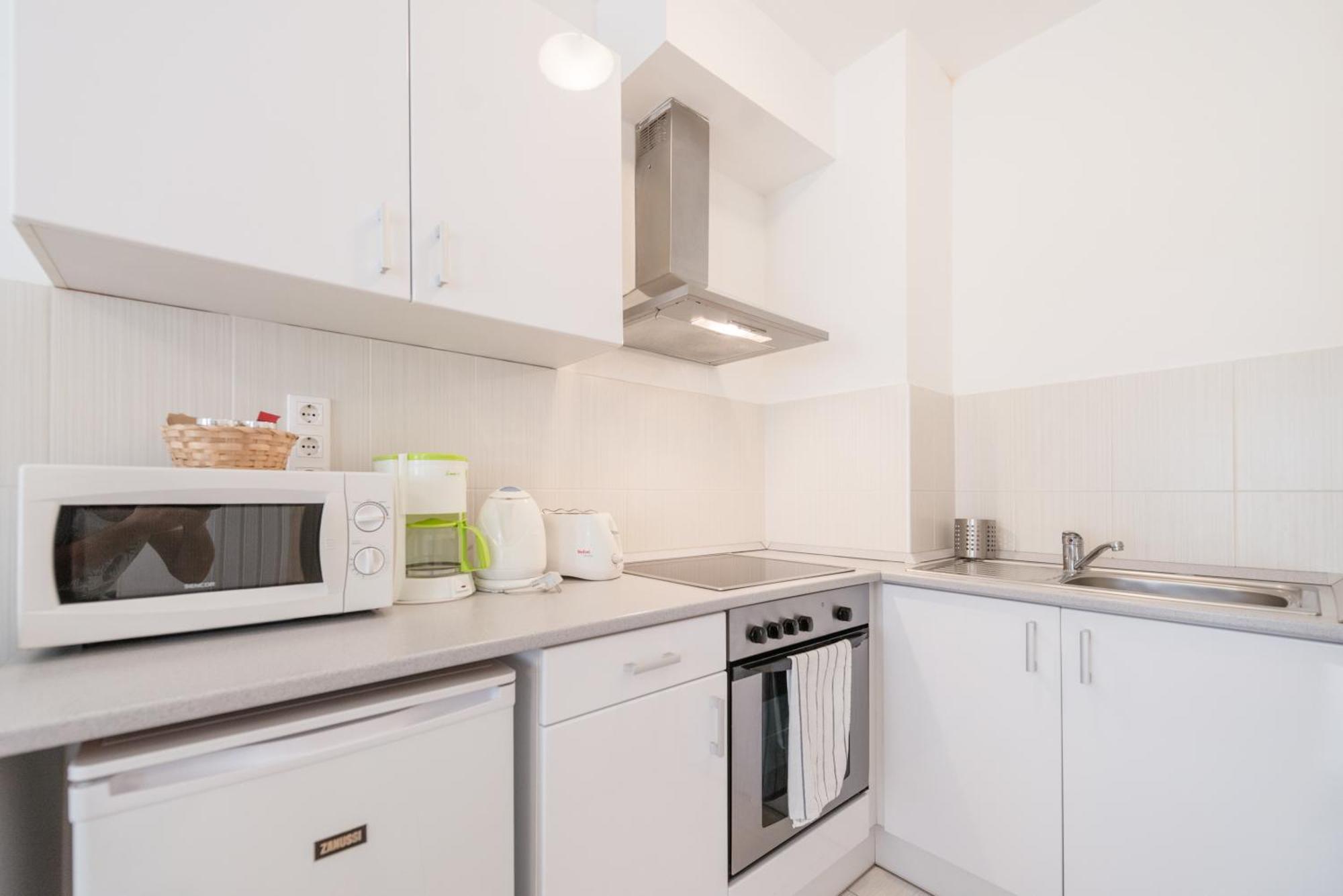 One-Bedroom Apartment,886087831:JPEG