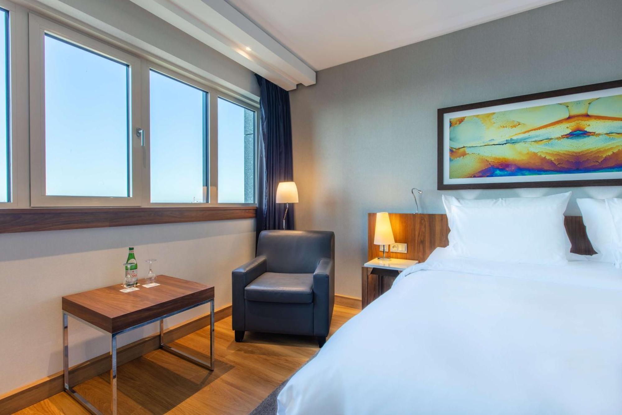 Premium Room Alster View,1440472849:JPEG