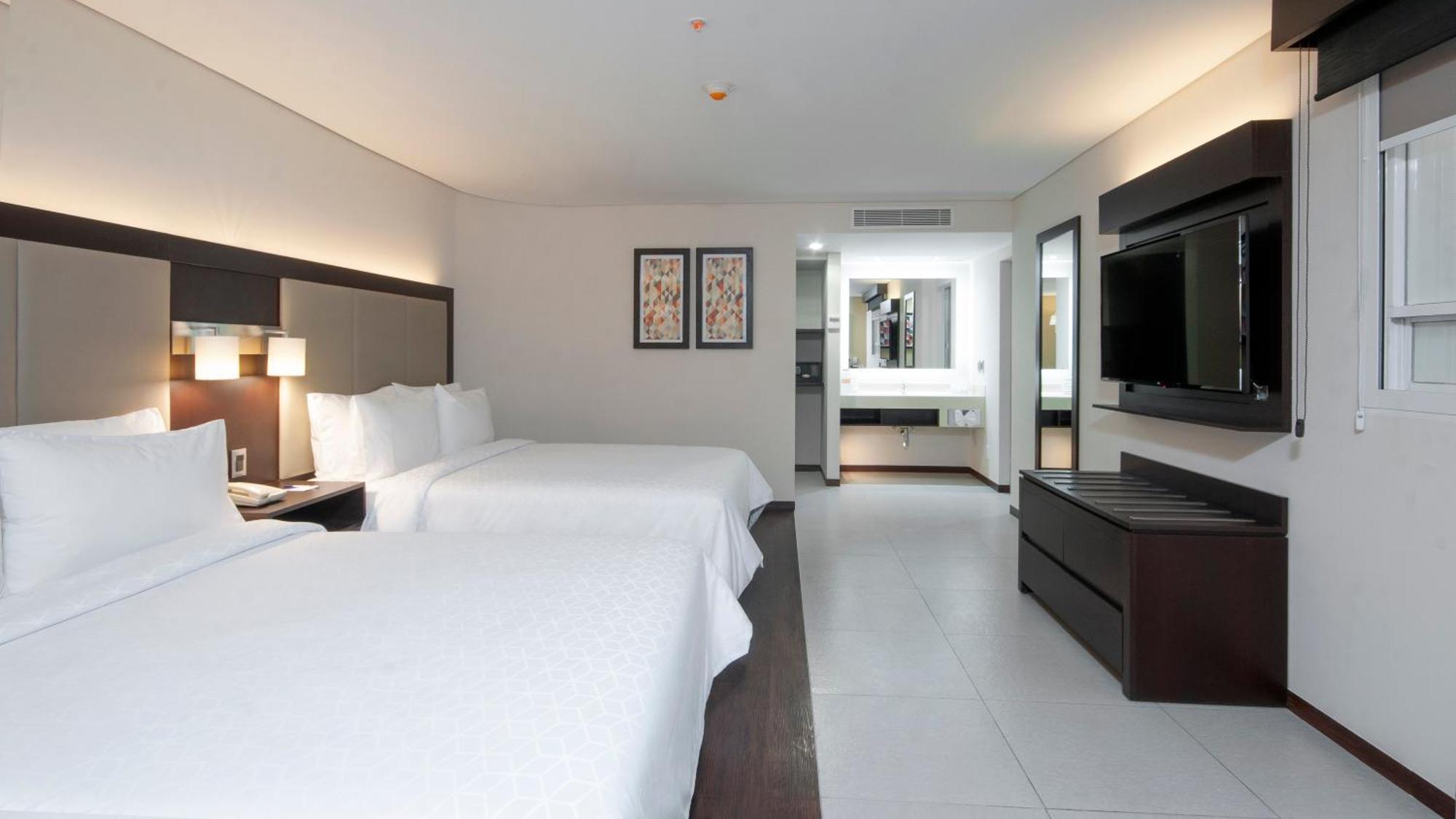 Standard Room Two Queen Beds,1444435822:JPEG