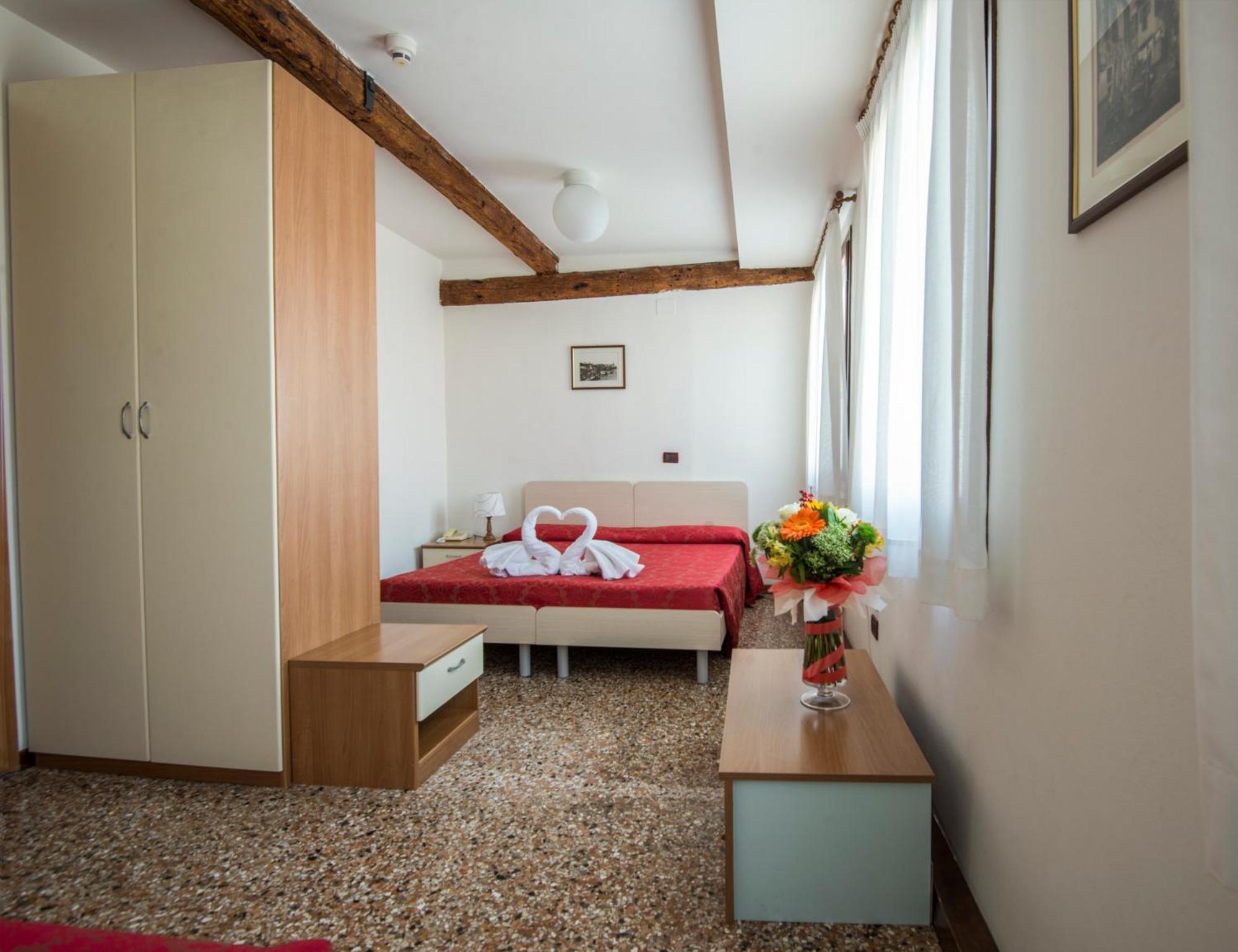 Double or Twin Room,1580433547:JPEG