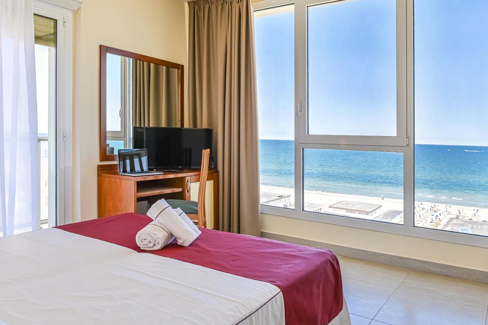 Double or Twin Room Sea View,687218982:JPEG