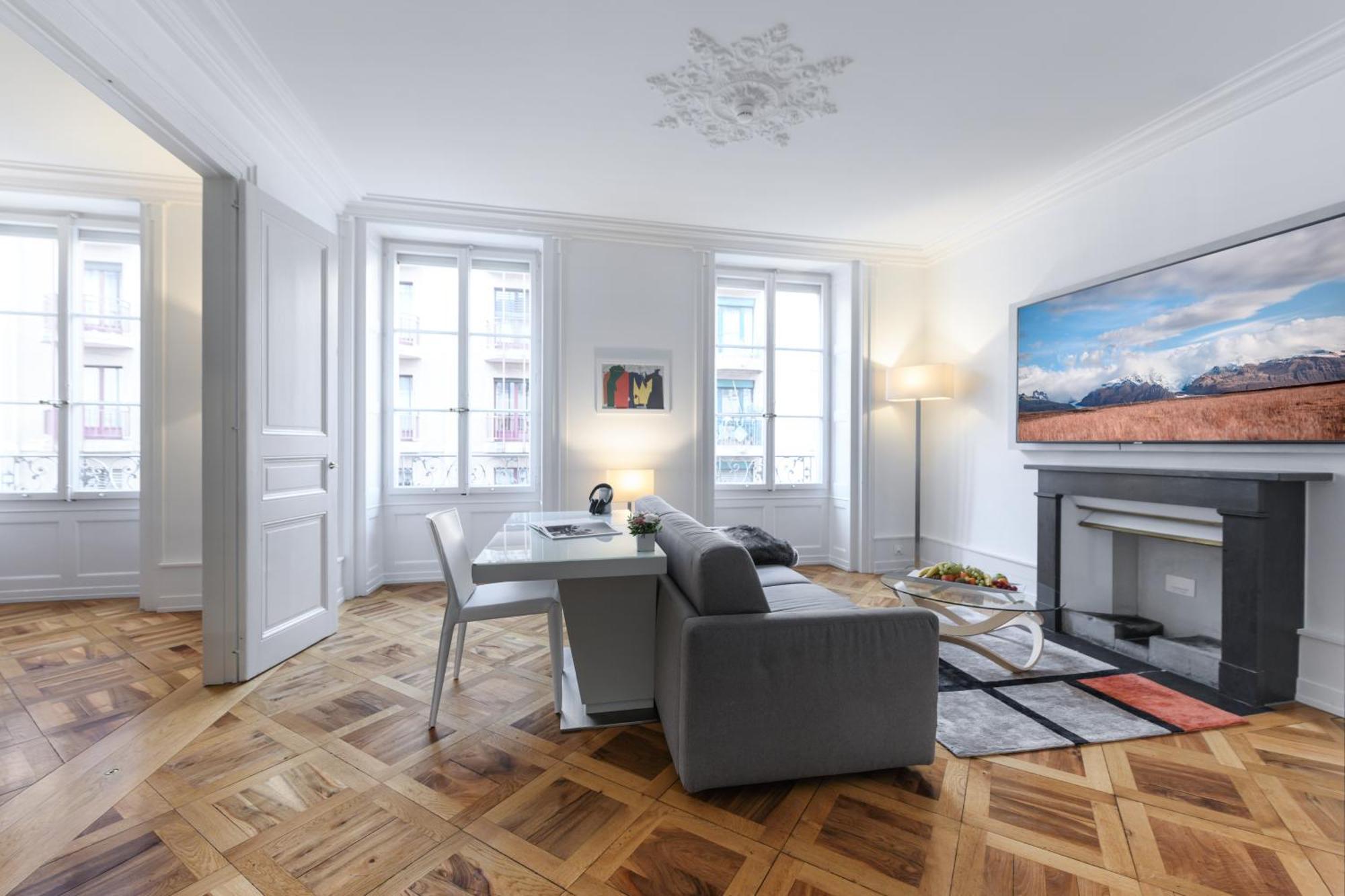 Three-Bedroom Apartment Air-Conditioned 150sqm,1447800391:JPEG