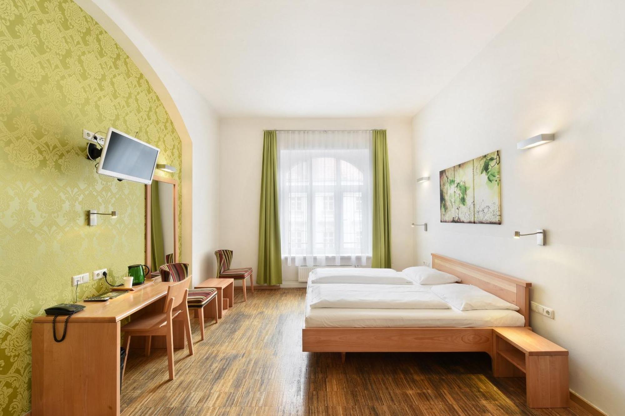 Classic Double Room,1448035597:JPEG