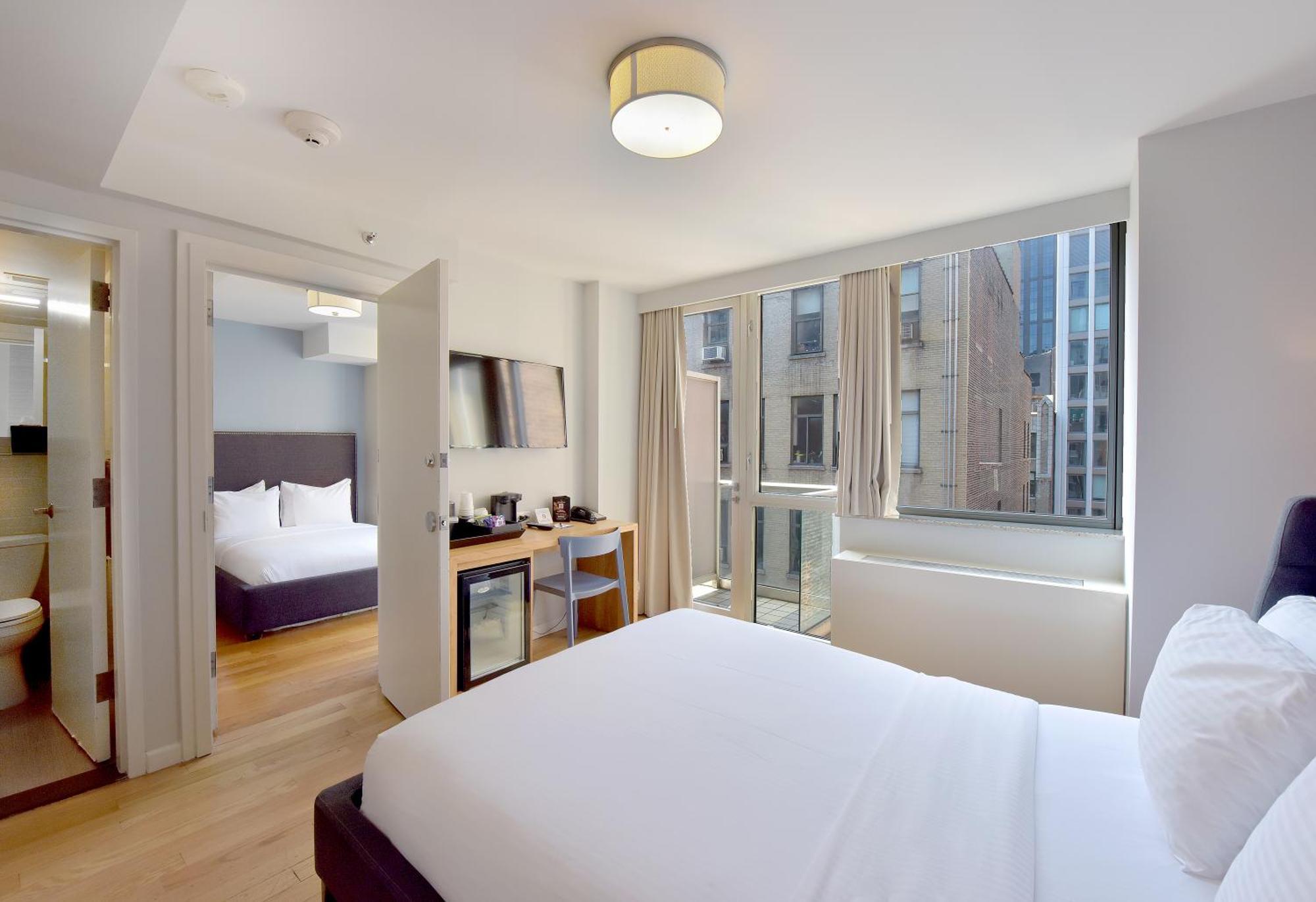 Premium Suite Two Double Beds Balcony,1448263690:JPEG