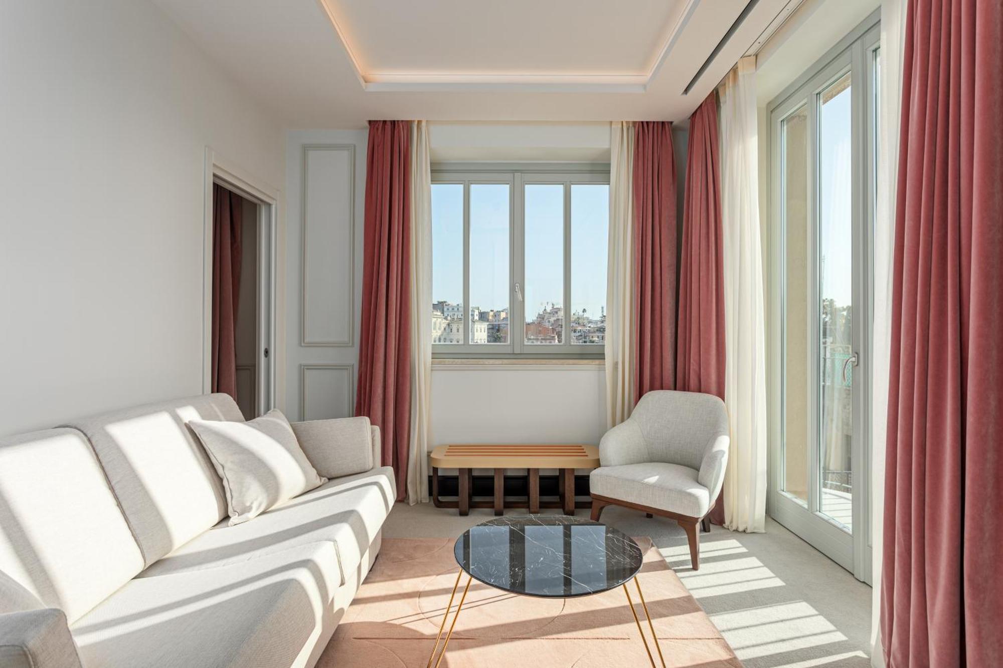 Suite Balcony,966307123:JPEG