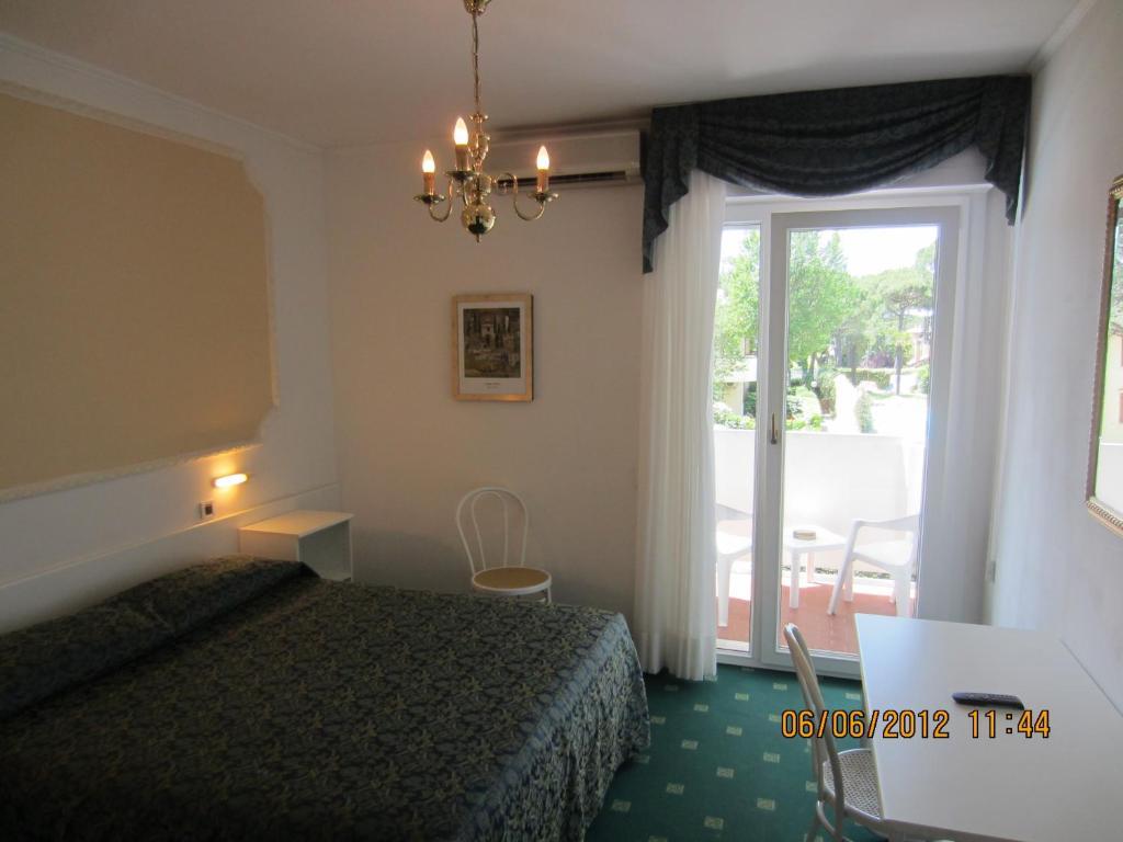 Triple Room,800169762:JPEG