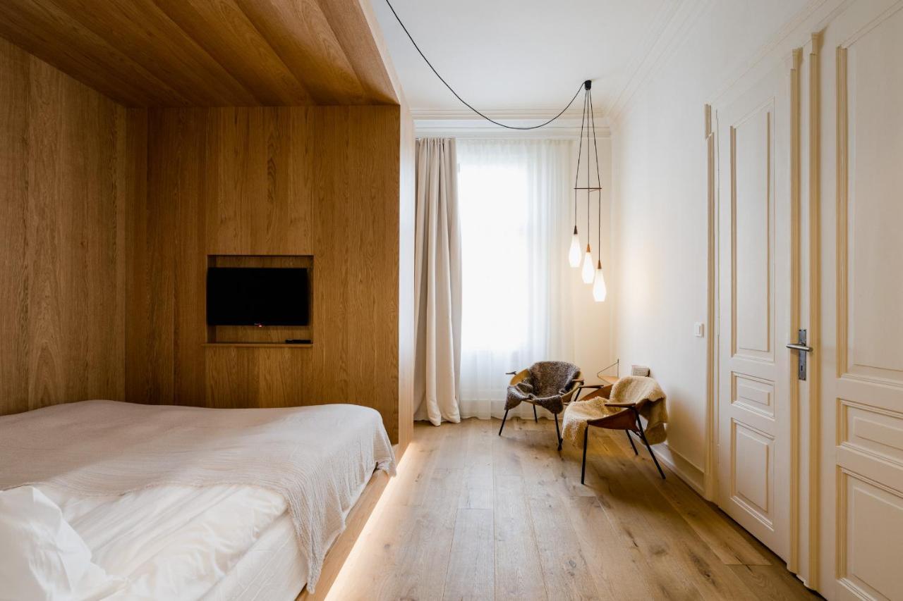 Deluxe Room,1465804856:JPEG