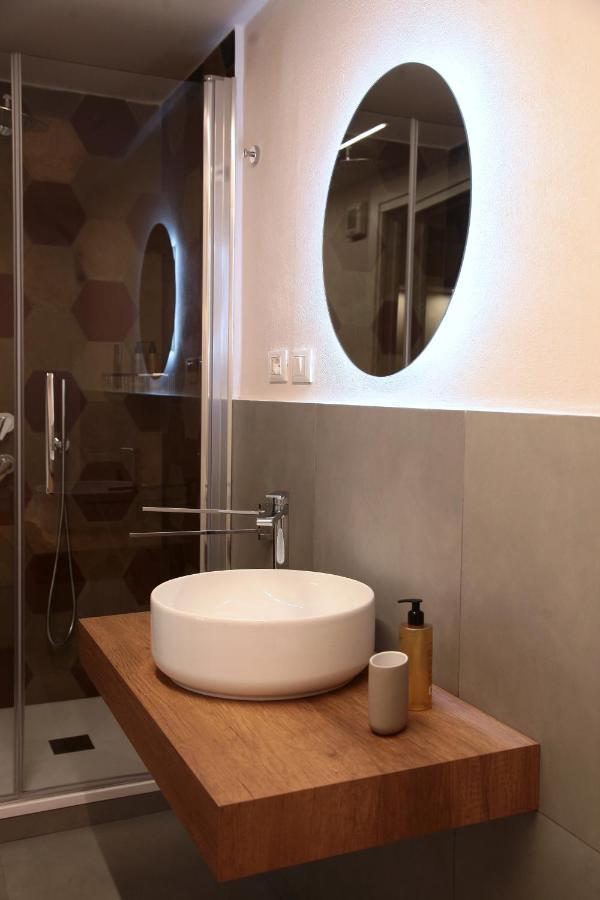 Triple Room Private Bathroom,1466207027:JPEG
