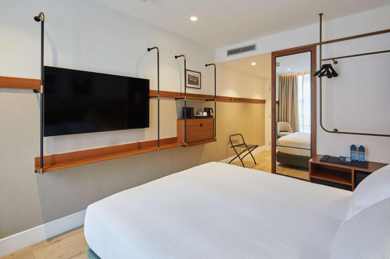 Chambre Lit Queen-Size - pour Personnes à Mobilité Réduite