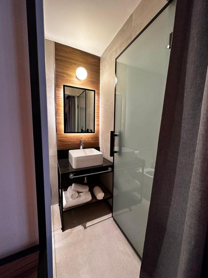 Single Room,1466554349:JPEG