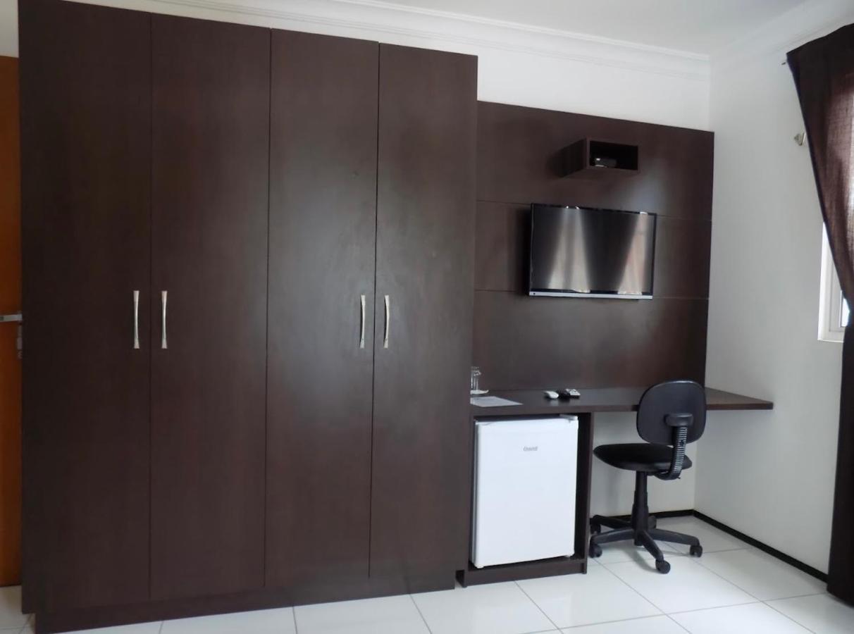 Family Room,1466379830:JPEG