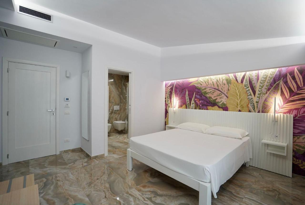 Double Room,1467096458:JPEG