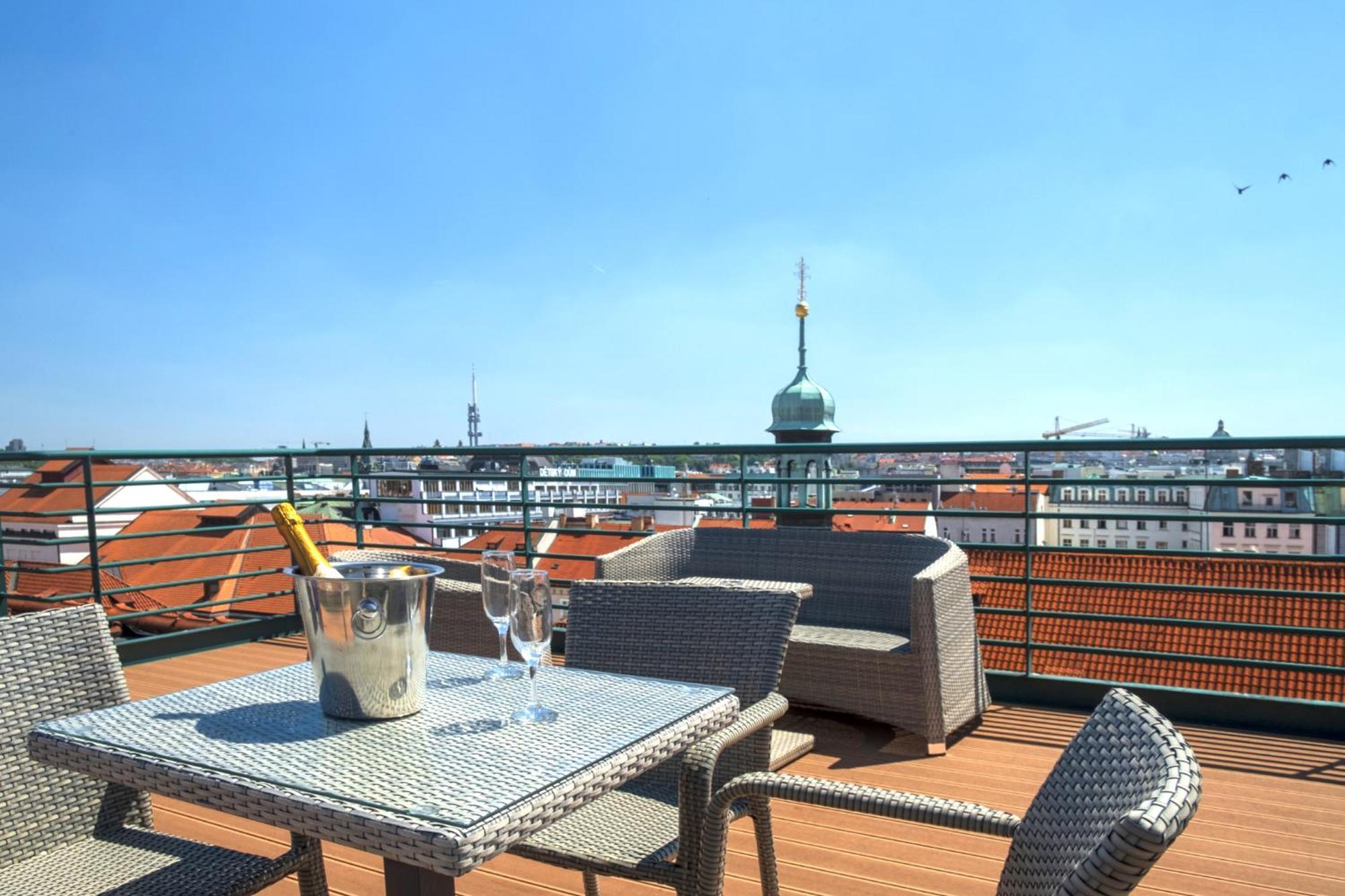 Suite Terrace,1467919247:JPEG