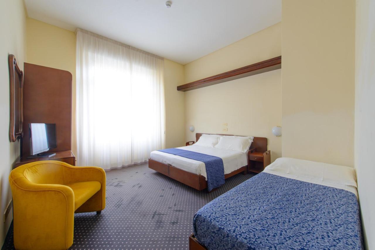 Economy Triple Room,1468983743:JPEG