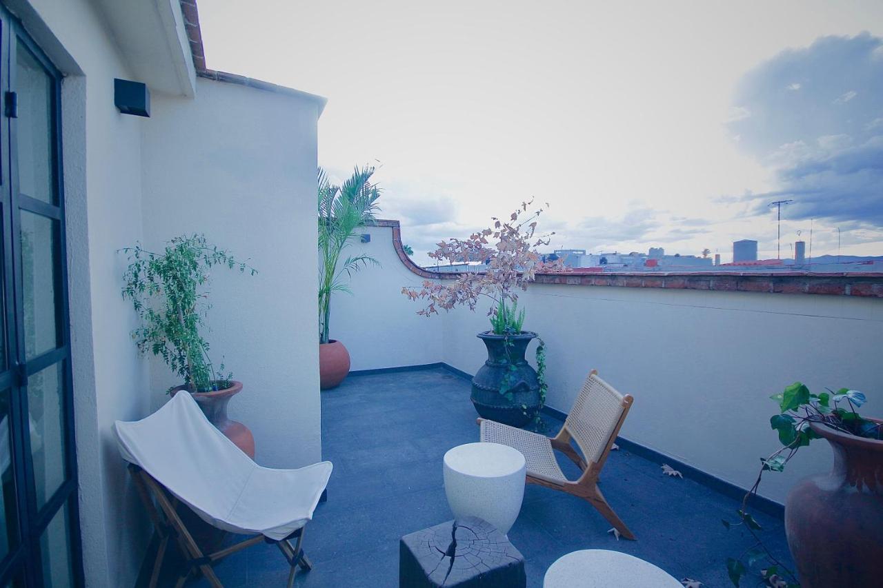 Deluxe Double Room Balcony,1469007569:JPEG