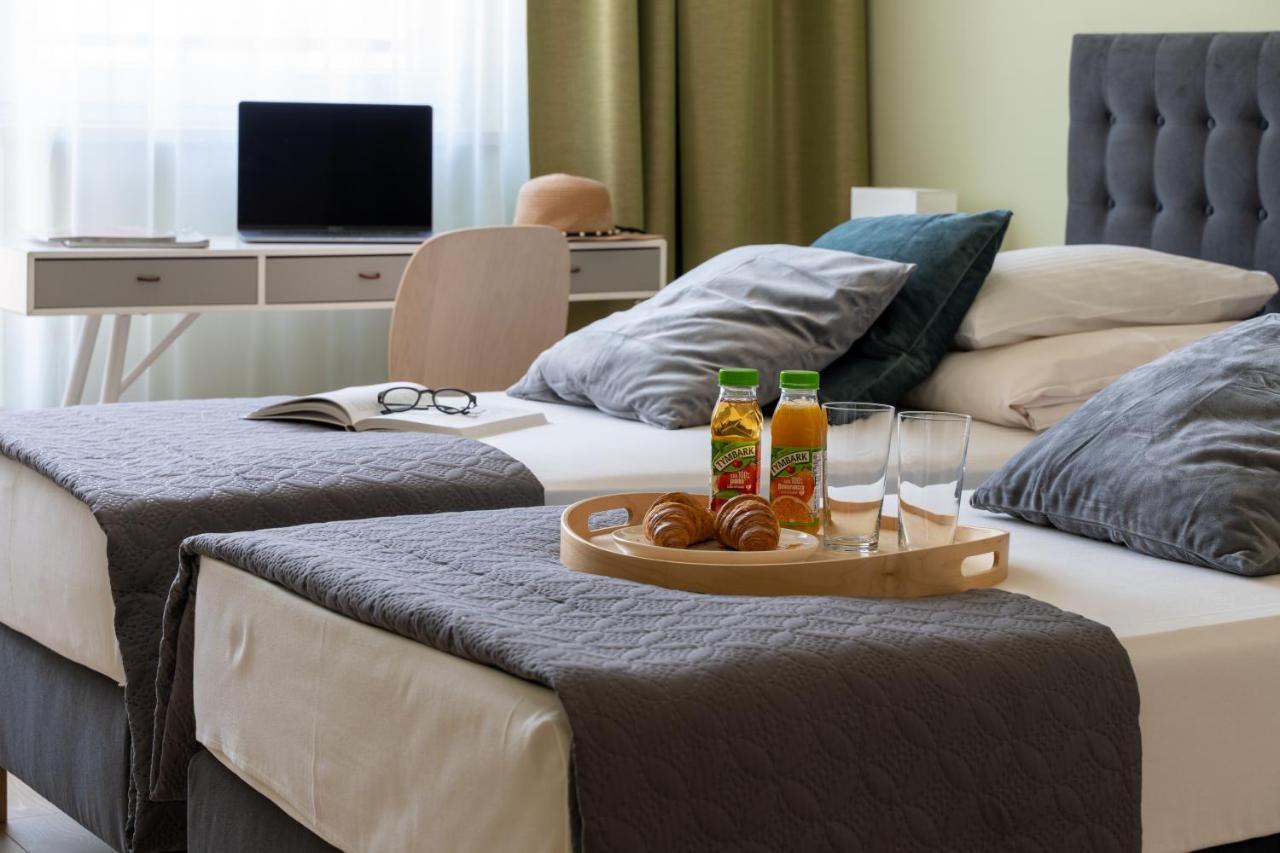 Studio Apartment,1469236889:JPEG
