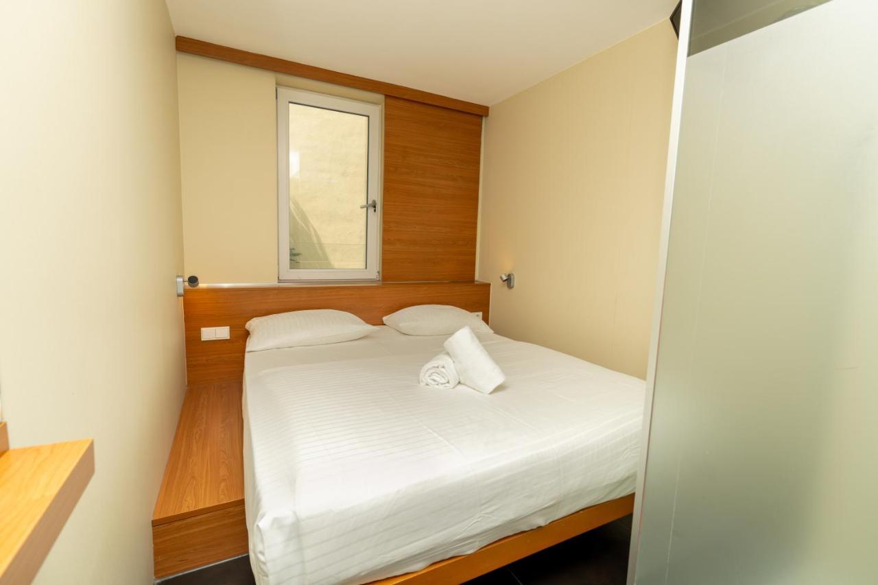 Small Double Room,1470174800:JPEG