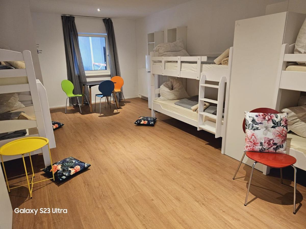 Family Studio,1475724841:JPEG