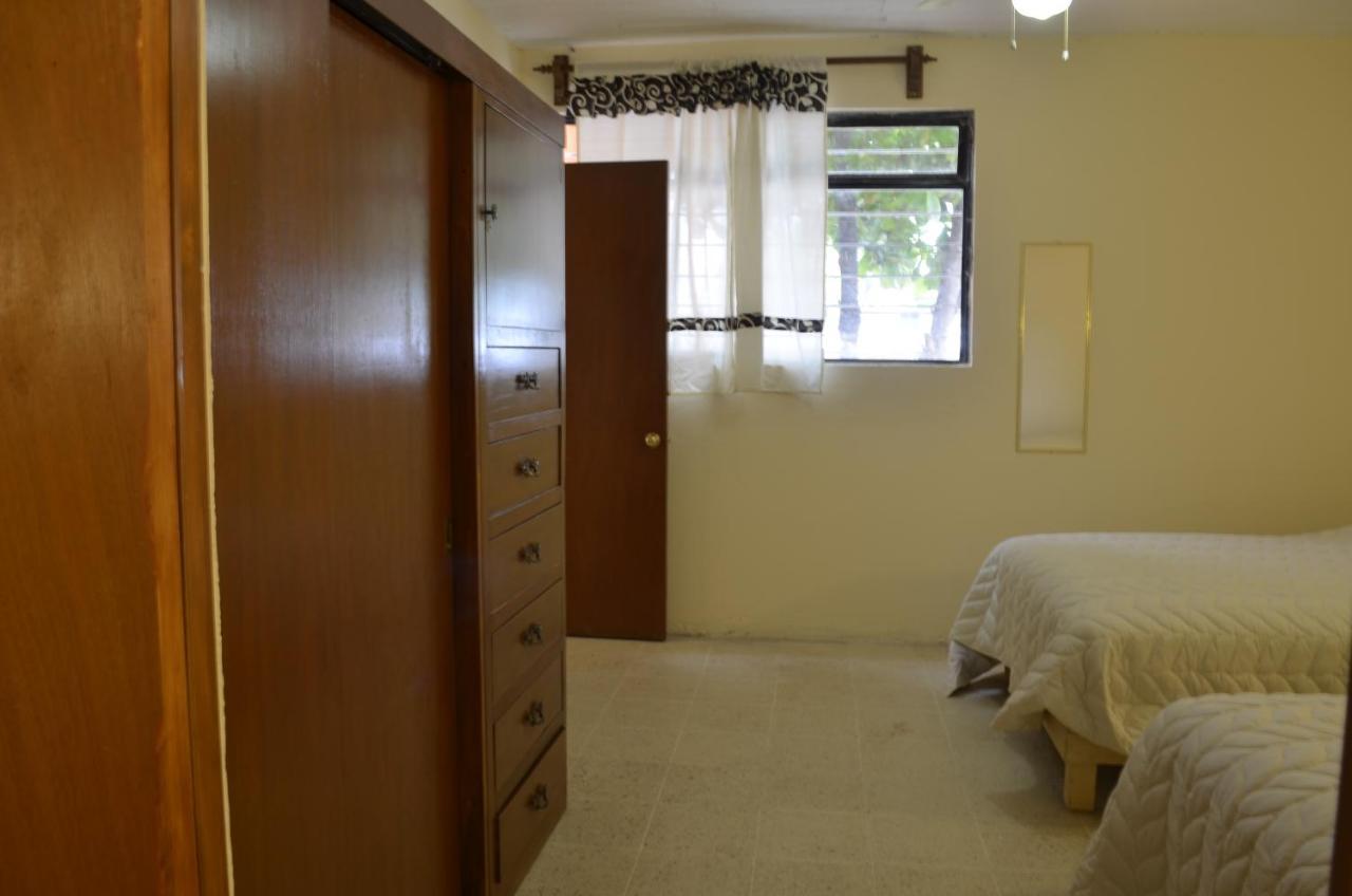 Family Room,1475807515:JPEG