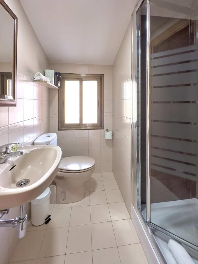 Five-Bedroom House,1582985747:JPEG