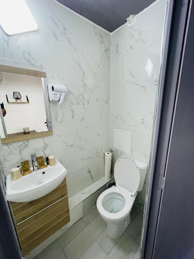 Single Room,1476470650:JPEG