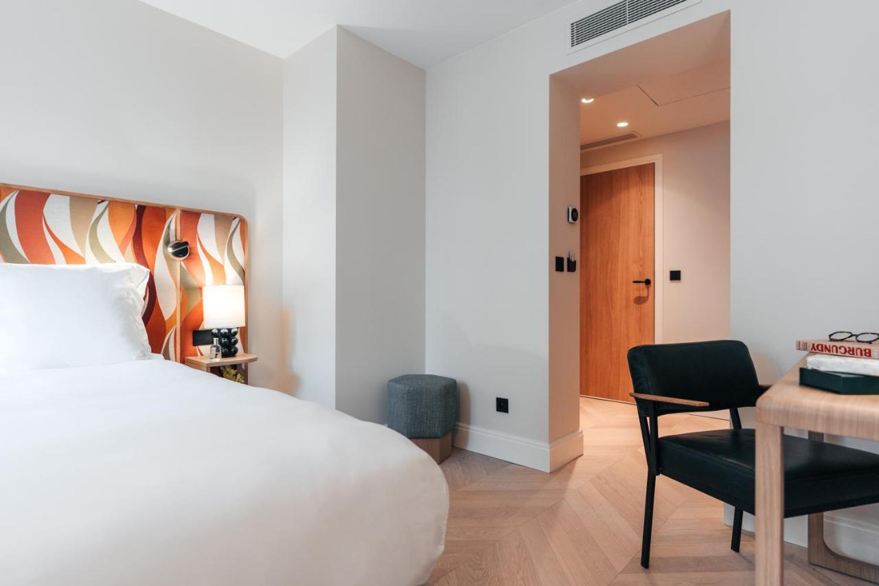 Deluxe Room,1480297433:JPEG