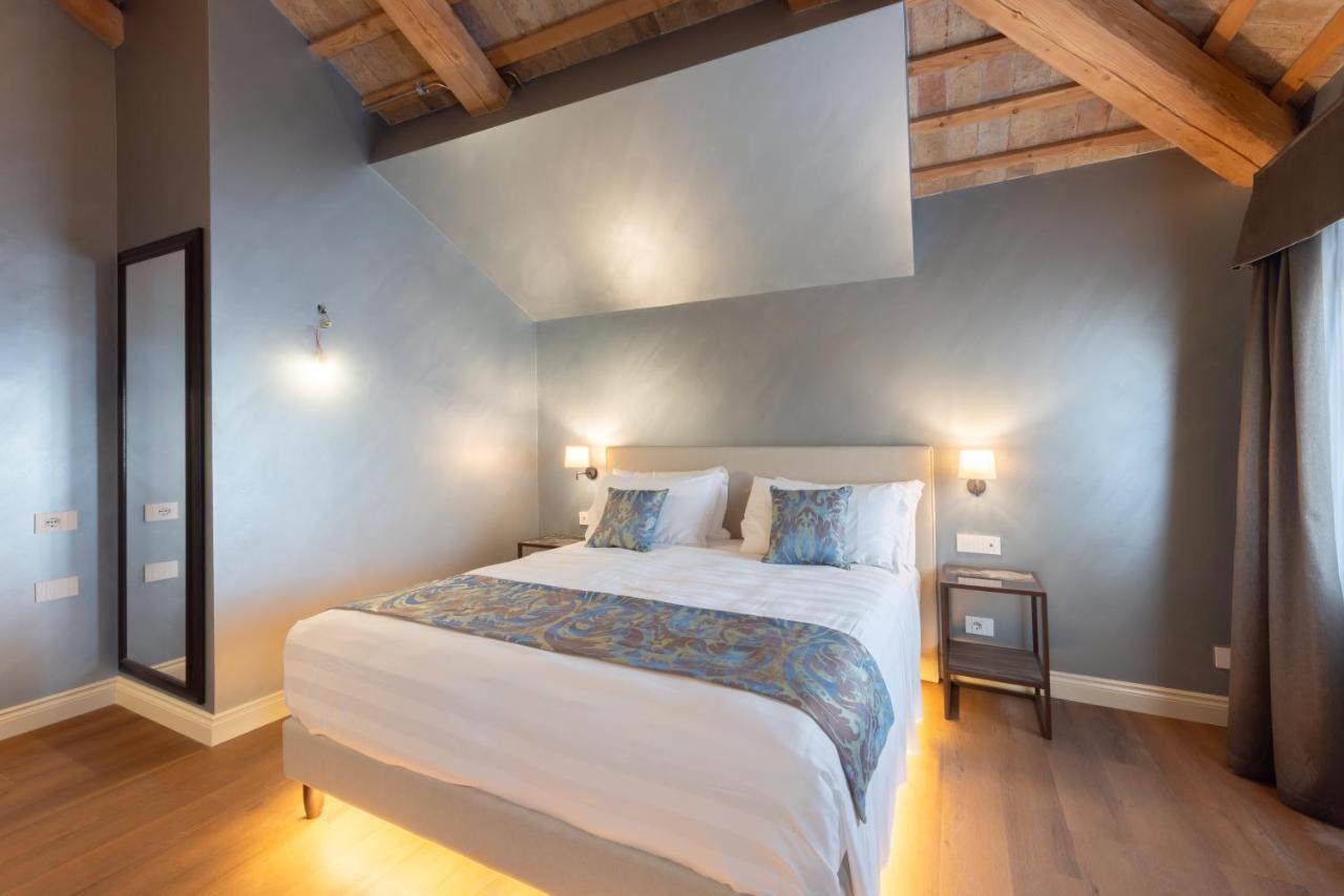 Junior Suite,1480307213:JPEG