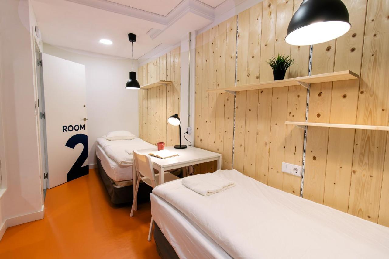 Standard Twin Room with Shared Bathroom,1480398527:JPEG
