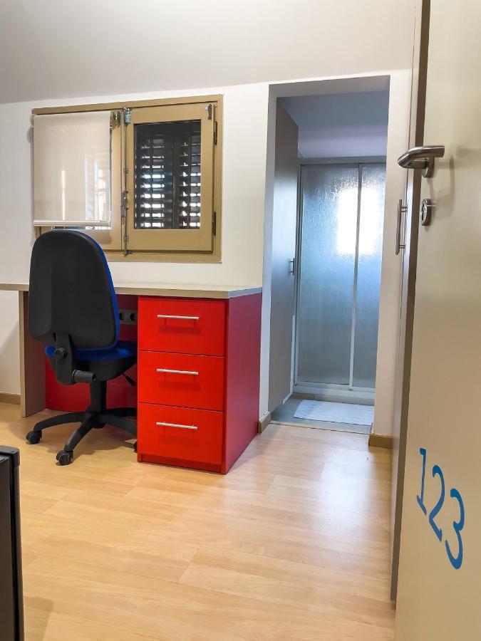 Single Room Private Bathroom