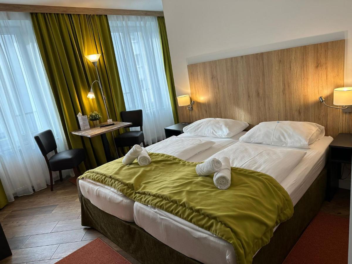 Standard Double Room,1543025896:JPEG