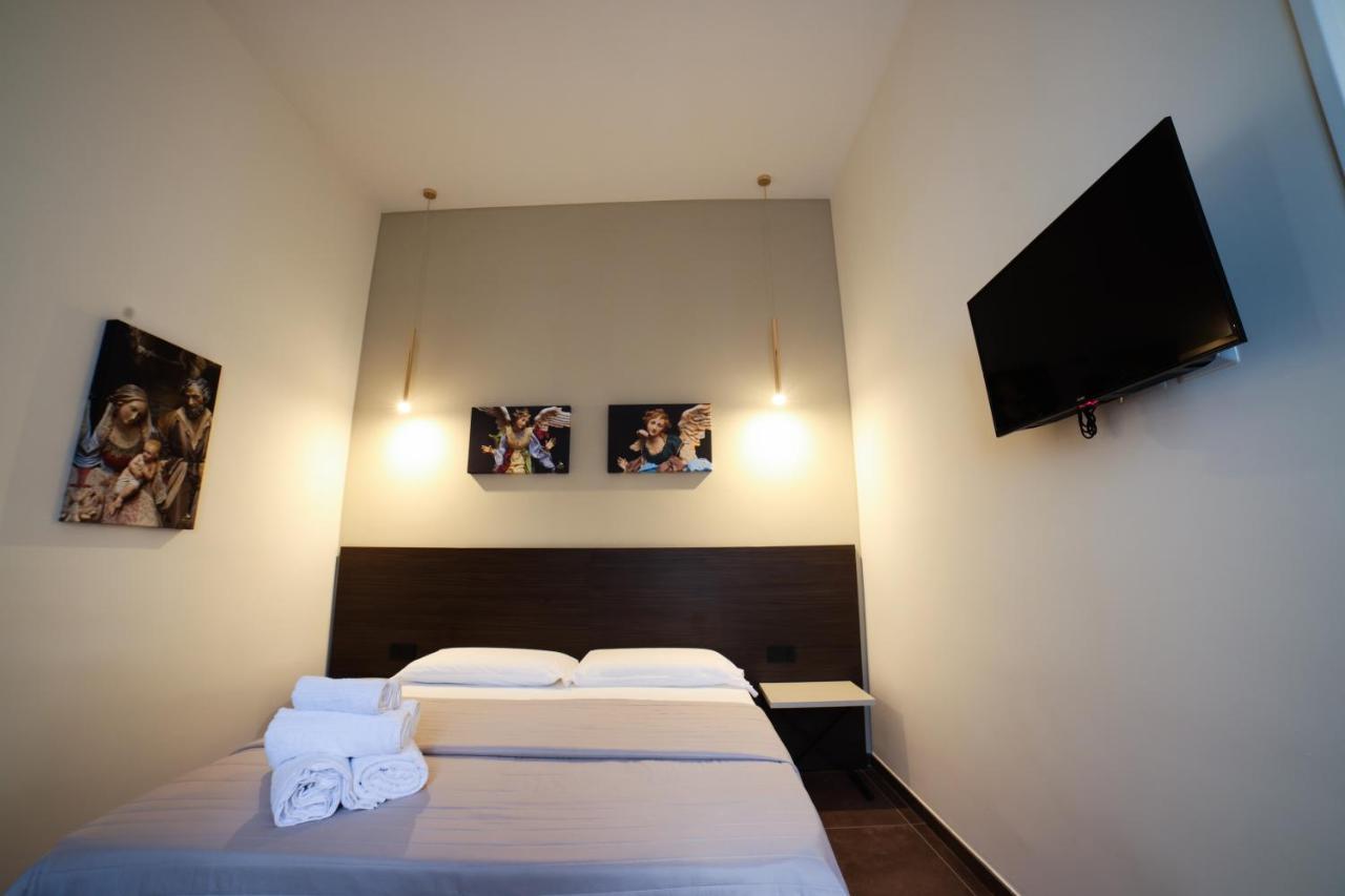 Double Room,1486680745:JPEG