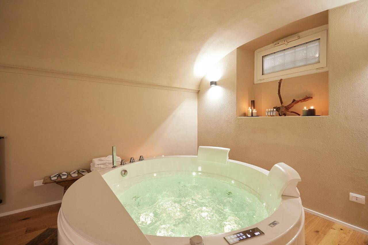 Queen Room Spa Bath