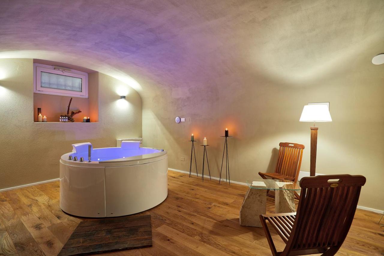 Queen Room Spa Bath