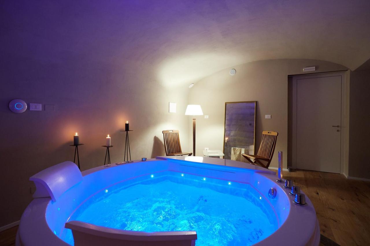 Queen Room Spa Bath