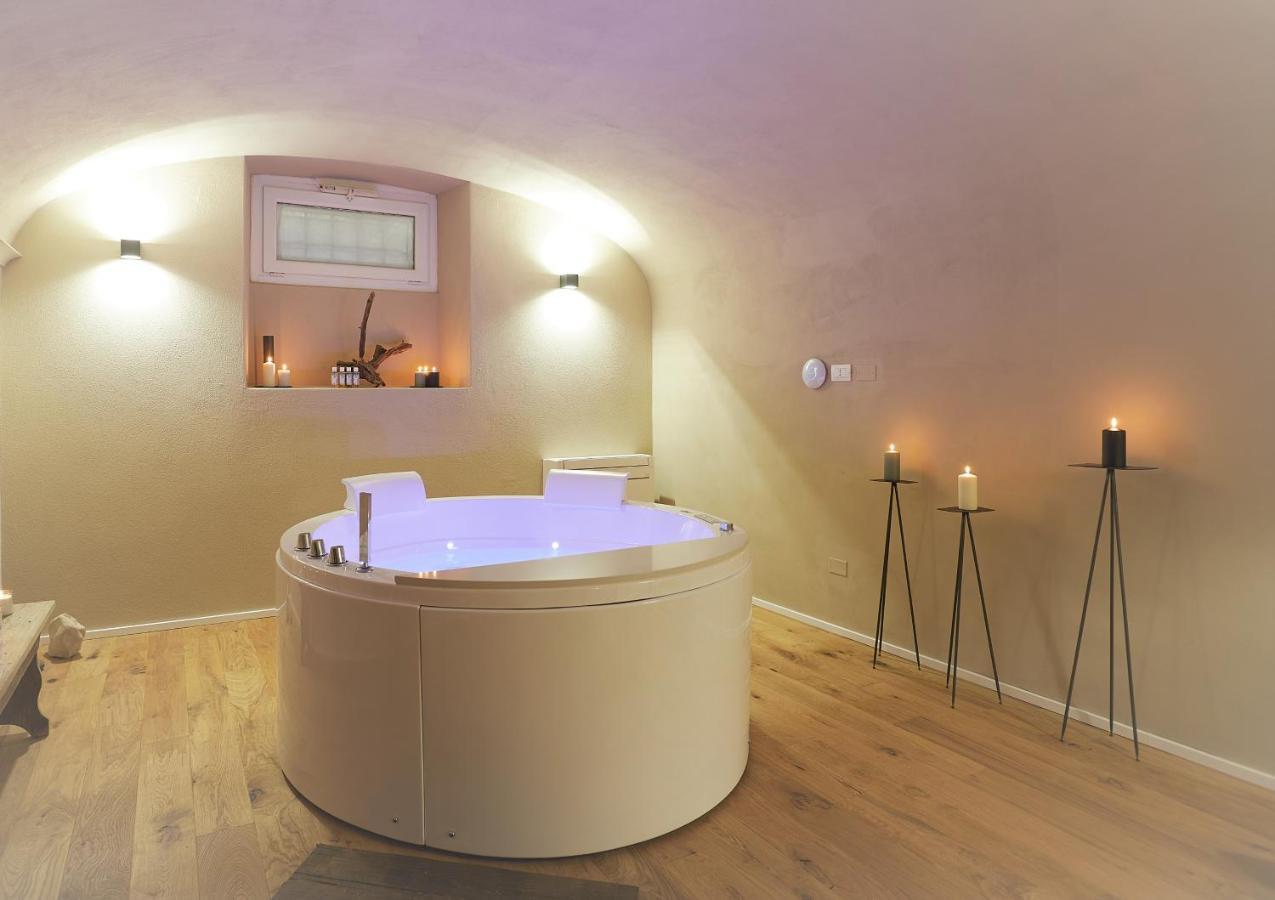 Queen Room Spa Bath