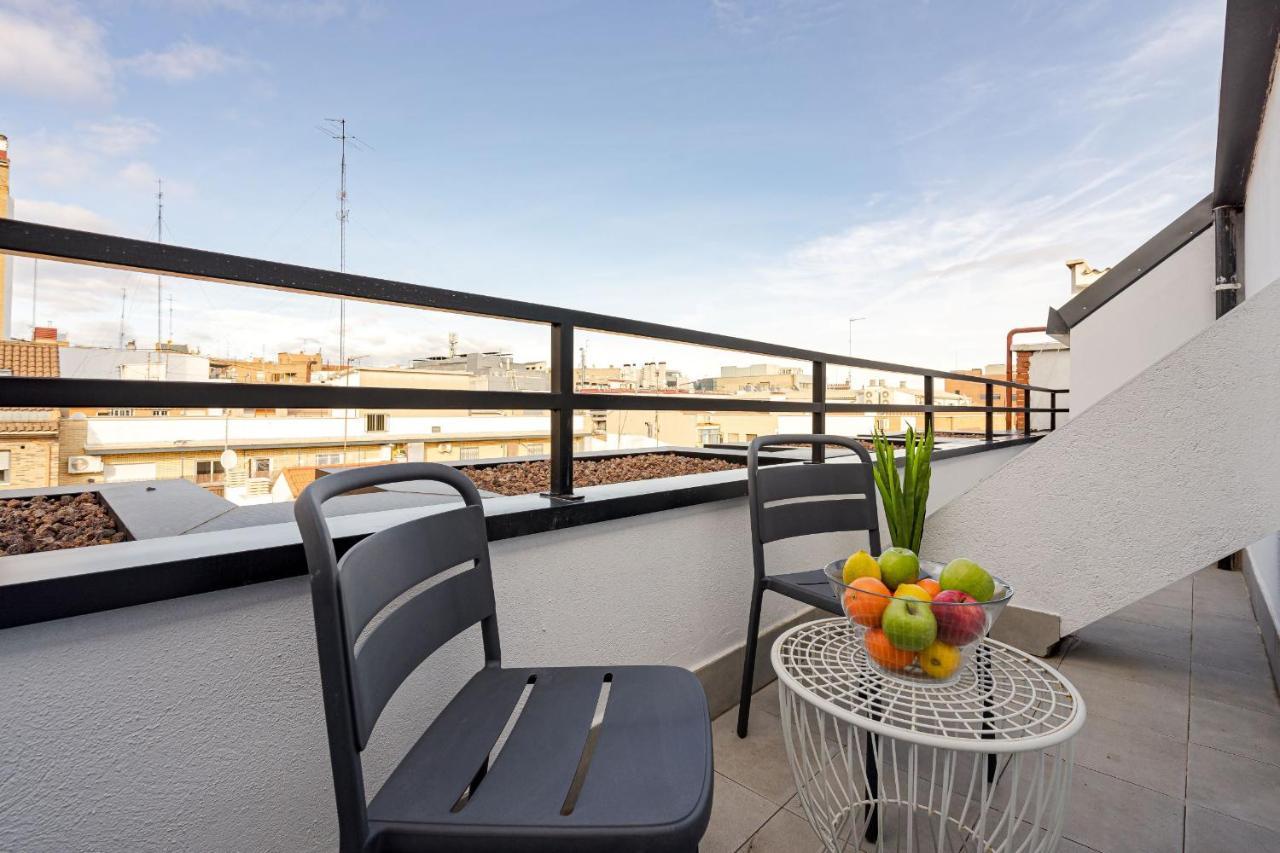 Studio Balcony,1487758141:JPEG