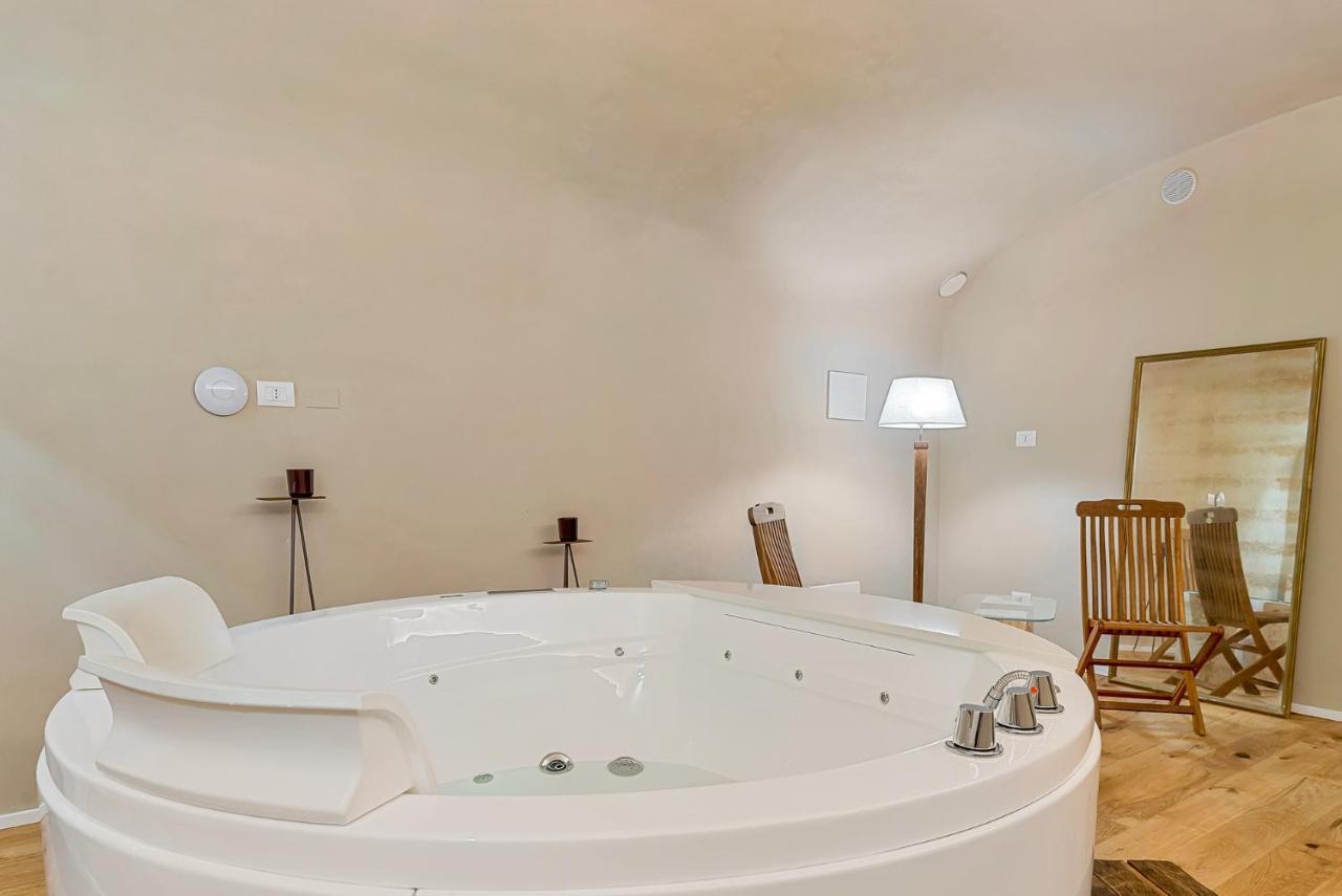 Queen Room Spa Bath