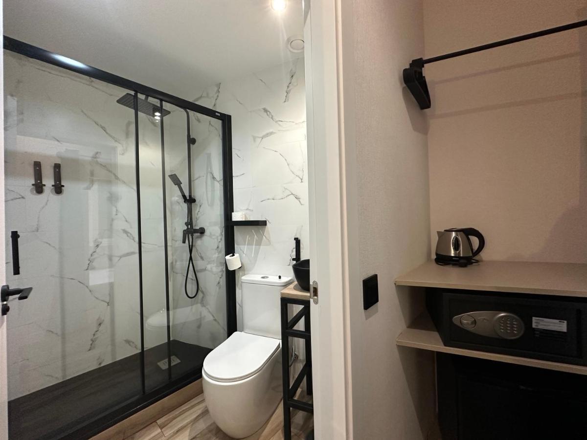 Single Room Private Bathroom,1494888247:JPEG