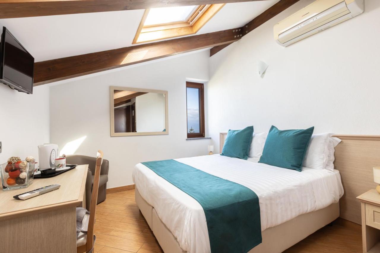 Classic Double Room,1498478737:JPEG
