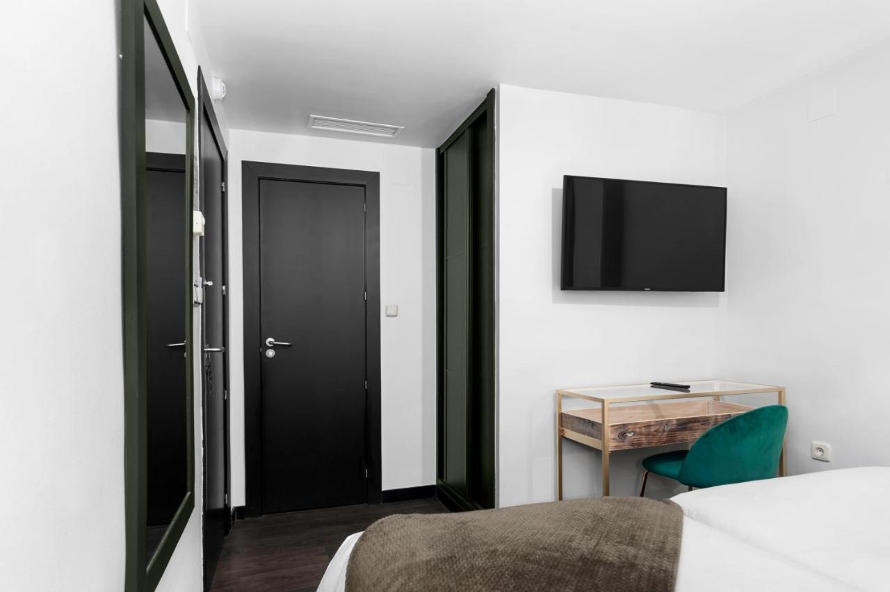 Single Room,1498479556:JPEG