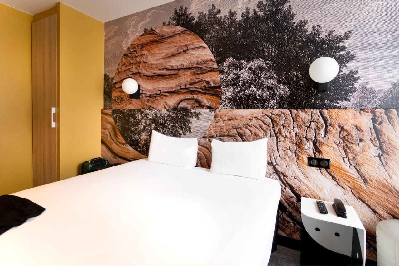 Two Rooms next to Each Other,1498527256:JPEG