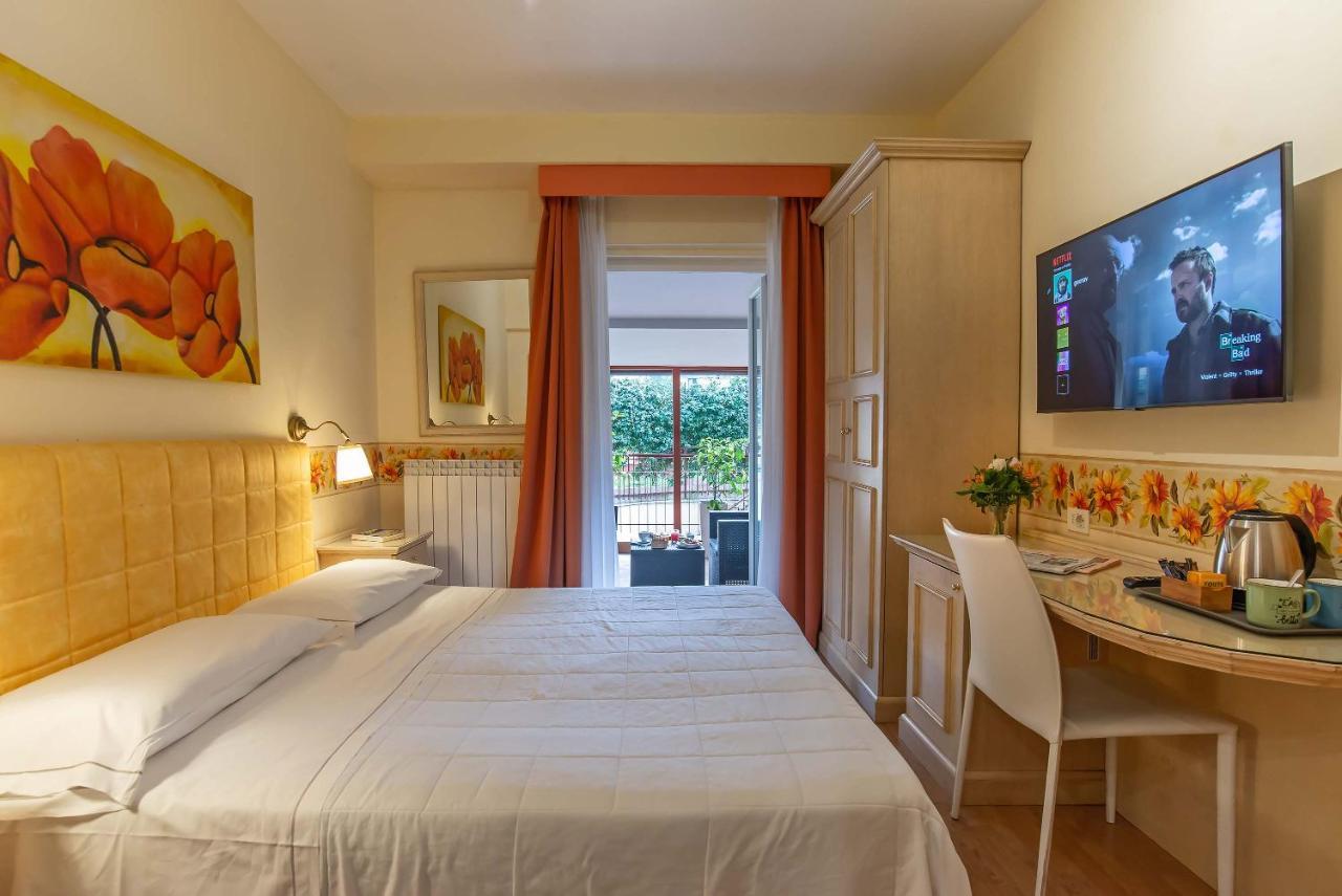 Small Double Room Balcony,1498523947:JPEG