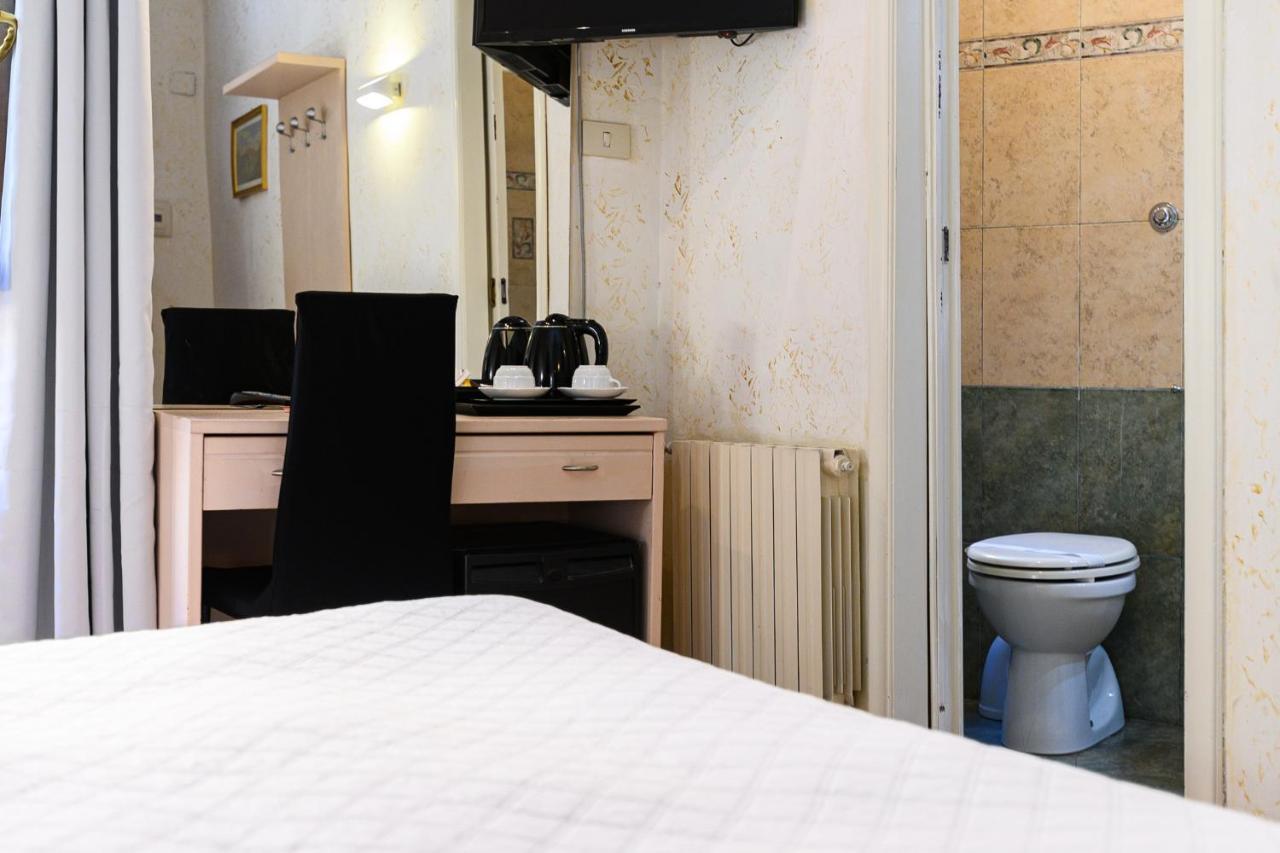 Double Room,1498548211:JPEG